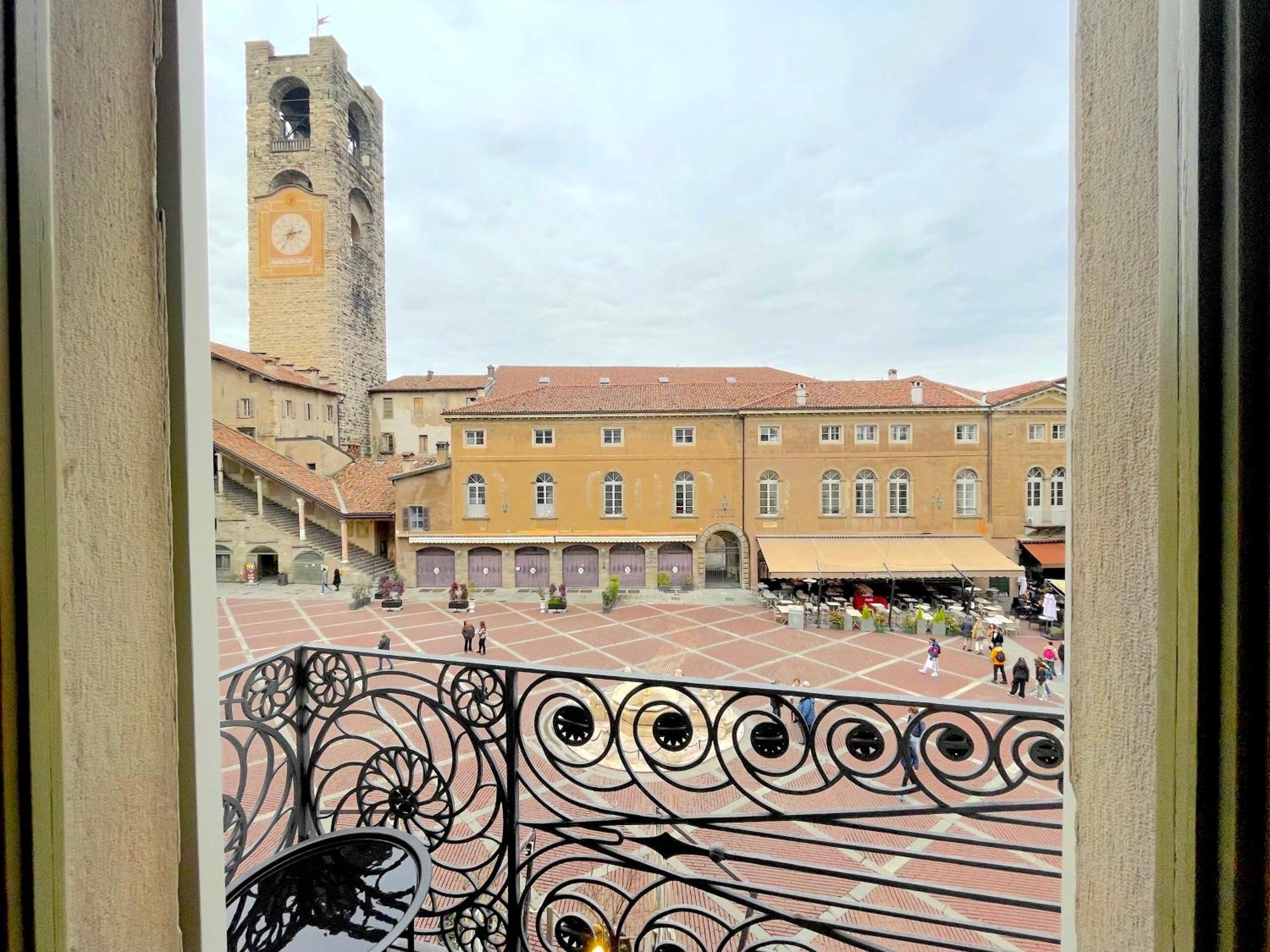 Best View Boutique Apartments Bergamo Esterno foto